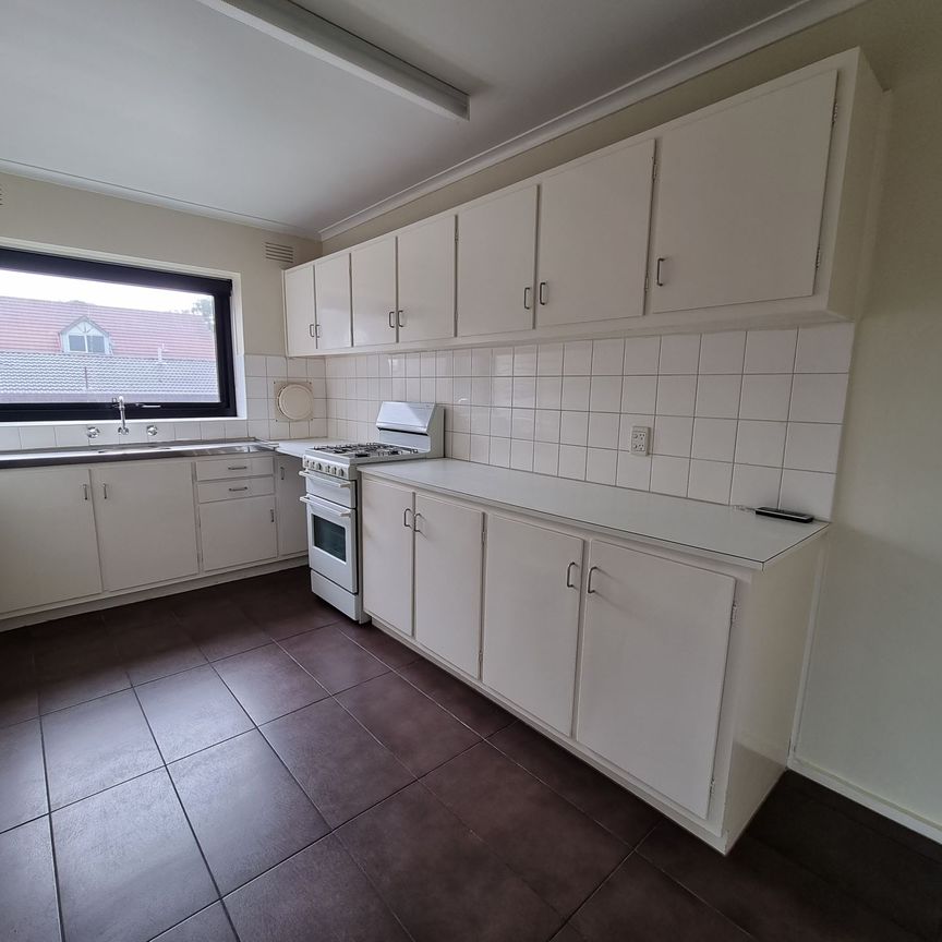 Large Space, Clean Two Bed Bayside Home - Photo 1