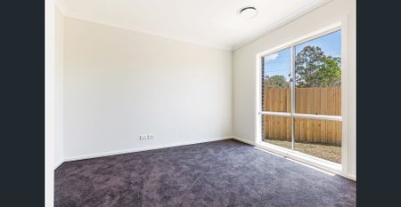 Modern family home in great location - Photo 3