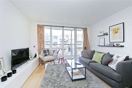 Beautifully presented apartment located on the third floor of this popular building by Kingsland Basin. - Photo 2