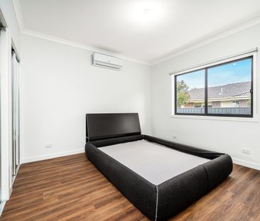 Private Suite – Fully Furnished in rooming house - Photo 1