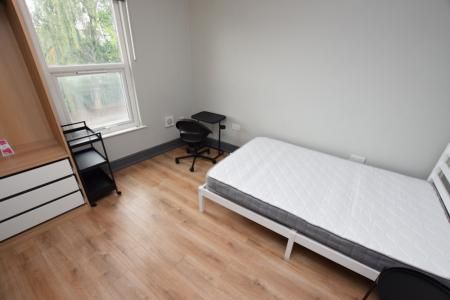 Victoria Promenade, Northampton, NN1 - Photo 4