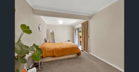 *** 3 Bdrm ~ 2 Bath ~ Dbl Garage ~ Polished Floorboards ~ Mountain Views ~ Ducted Heating - Photo 5