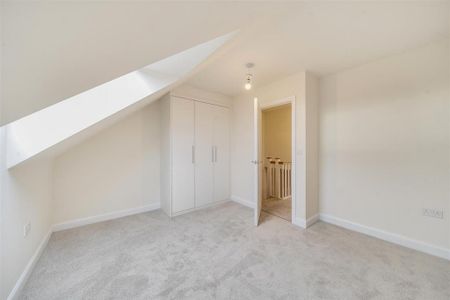 4 bedroom terraced house to rent - Photo 5