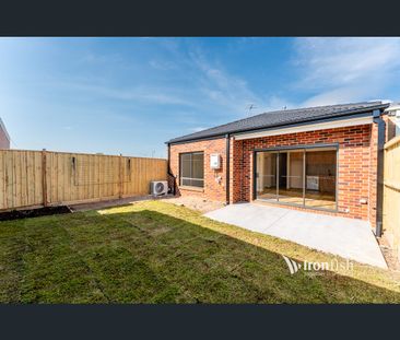 25 Handley Crescent, Officer, Vic 3809 - Photo 2