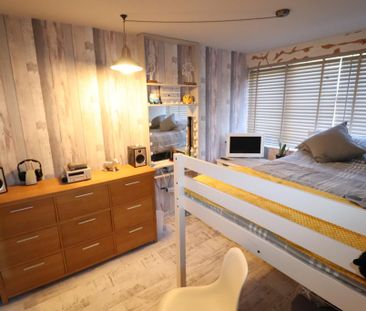 4 bedroom end of terrace house to rent - Photo 4