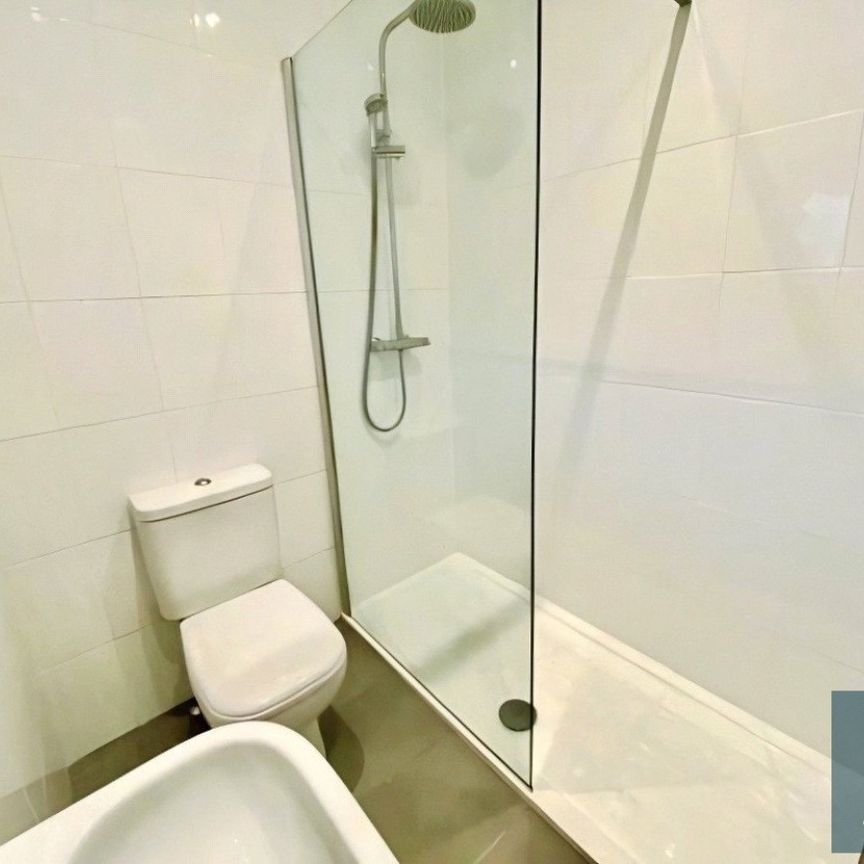 East View, Marsh, Huddersfield, HD1 - Photo 1