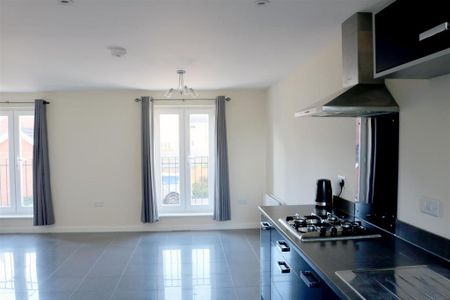 3 bedroom townhouse to rent - Photo 2