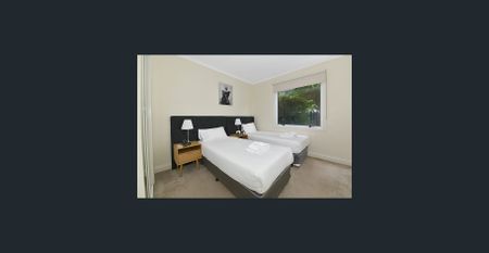 Unique 3-Bedroom CBD Apartment | Furnished City Apartment | Pool, Gym, Tennis & BBQ Areas - Photo 5