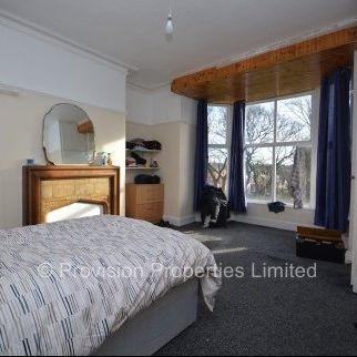 4 Bedroom Flats in Leeds - Photo 1