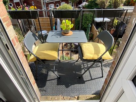 2 Bed Flat, Old Road, SE13 - Photo 5