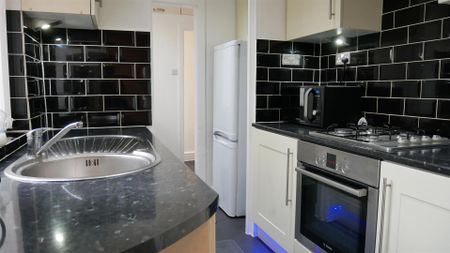 Ainsdale St, Gorton., M12 5DQ, Manchester - Photo 2