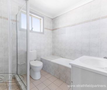 Bright spacious townhouse - Photo 2