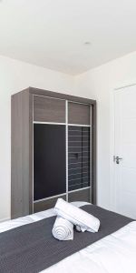 Stunning Double En-Suite Rooms & Office Area - Photo 3