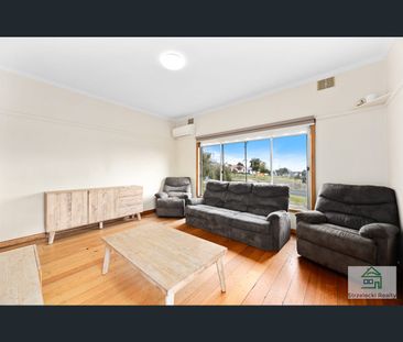 15 Baw Baw St, Moe, Vic 3825 - Photo 5