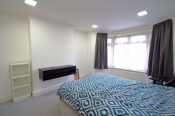 3 bedroom semi-detached house to rent - Photo 1