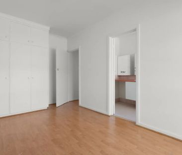 “Lovely One-Bedroom Apartment in Prime Location| FLARE REAL ESTATE” - Photo 2