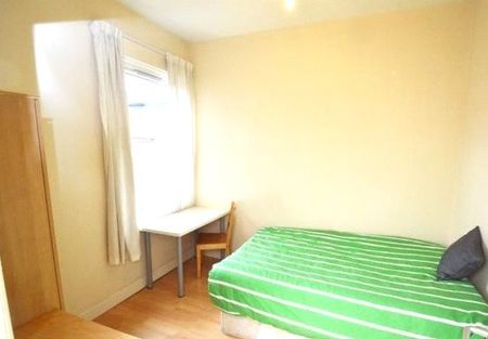 6 bedroom house to rent Braemar Road, Manchester, Greater Manchester, M14 - Photo 2