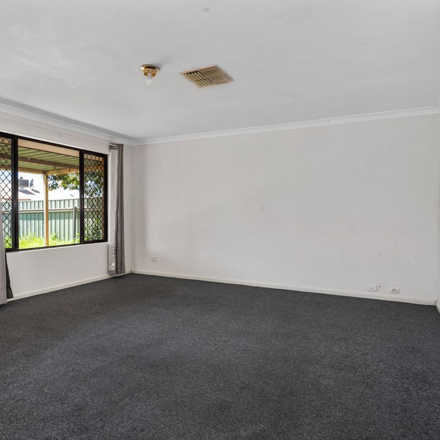 Brick home in a quiet location - Photo 1