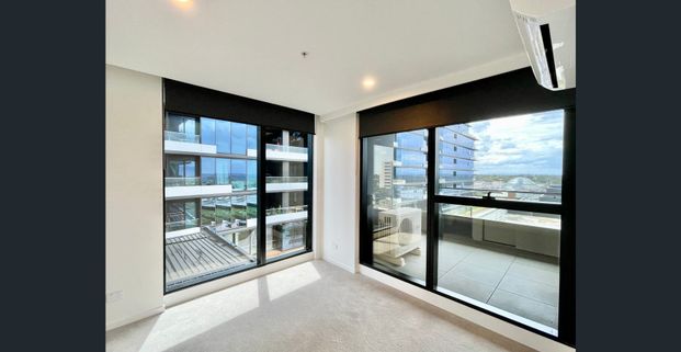 Luxury 2-Bedroom Apartment with Whitegoods and North Facing Views - Photo 1