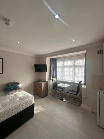 Studio to rent - Photo 5