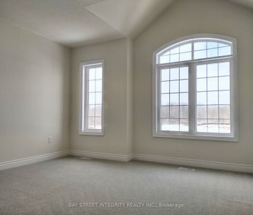 Detached Home For Lease | W8118260 - Photo 5