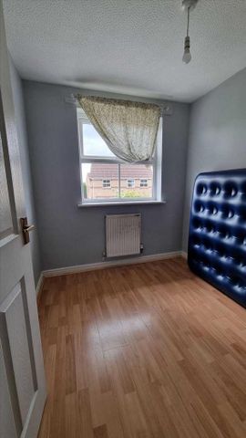 3 bedroom semi-detached house to rent - Photo 2