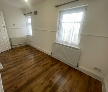Semi-detached house to rent on - Photo 5