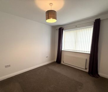 4 bedroom semi-detached house to rent - Photo 5