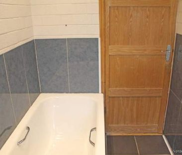 2 bedroom property to rent in Oldham - Photo 1