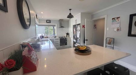 Picturesque on Pacific Drive! - Photo 5