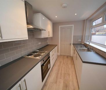 3 bedroom terraced house to rent - Photo 4