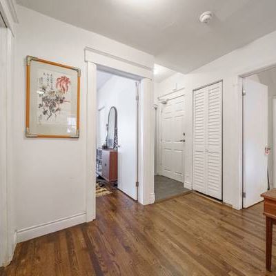 East Hamilton Gage park/ St. Clair renovated 2 bedroom - Photo 4