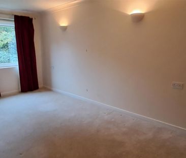 2 bed house to rent in Elstree Road, Bushey, WD23 - Photo 3