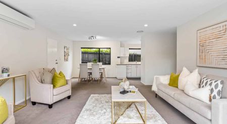 Westlake Zone Three Bedroom Family Home - Photo 5