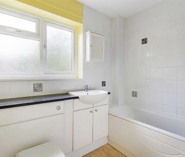 3 bedroom terraced house to rent - Photo 6