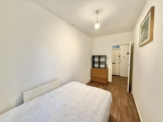 3 bedroom flat to rent - Photo 1