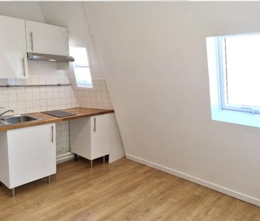 2 PIECES RÉNOVÉ A LOUER 29m² environ PARIS XVIIème - Photo 2