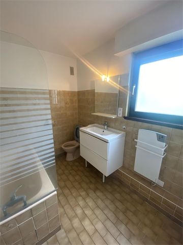 Location Appartement 2 pièces 51m² - Photo 3