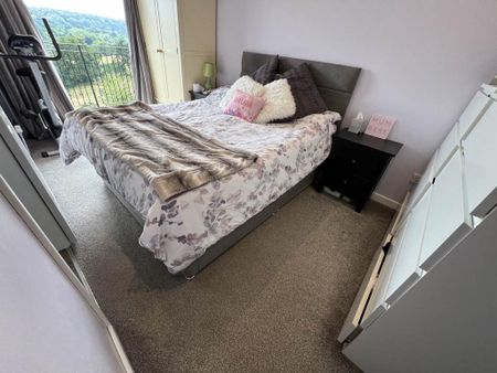 5 bedroom detached house to rent - Photo 4