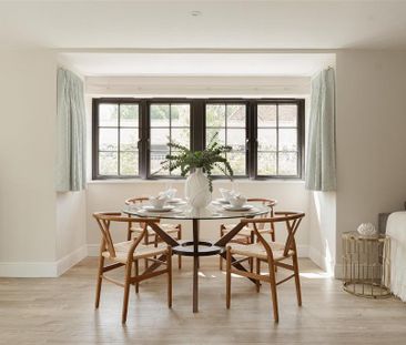 4 bedroom semi-detached house to rent - Photo 5