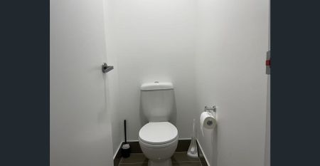 Spacious and Modern 4-Bedroom Townhouse with corner yard!!! - Photo 2