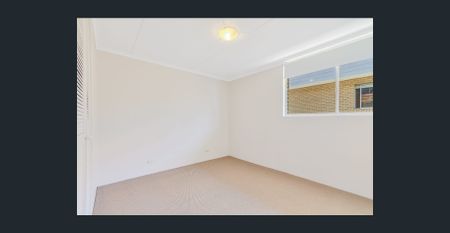CENTRAL COOLANGATTA TWO BEDROOM UNIT - Photo 2