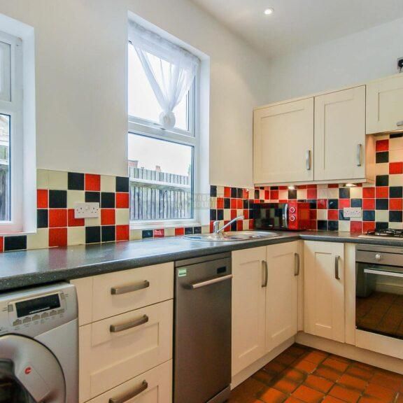 2 bedroom terraced house to rent - Photo 1