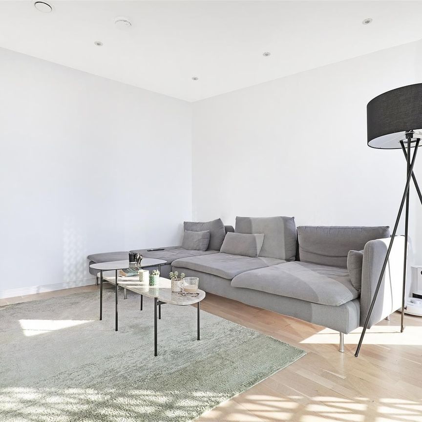 Ceramic Building, Newington Causeway, London - Photo 1