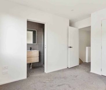 Near New 2 Bed 2 bath Townhouse in Pakuranga - Photo 5
