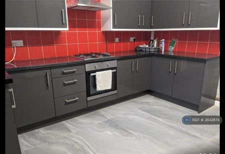 3 bedroom terraced house to rent - Photo 4