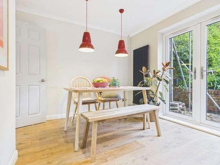 Chichester Close, Hove, BN3 - Photo 4