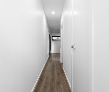 Modern Two-Story Townhouse in Prime Location - Photo 2