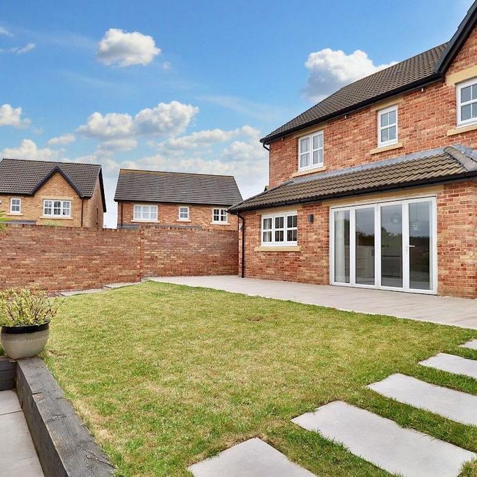 5 bedroom detached house to rent - Photo 1