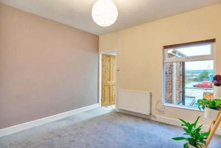 2 bedroom terraced house to rent - Photo 2